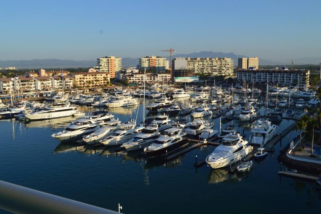 Luxury Condo On The Marina Puerto Vallarta Exterior photo